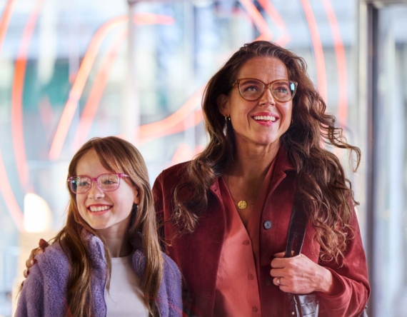 To piger med briller